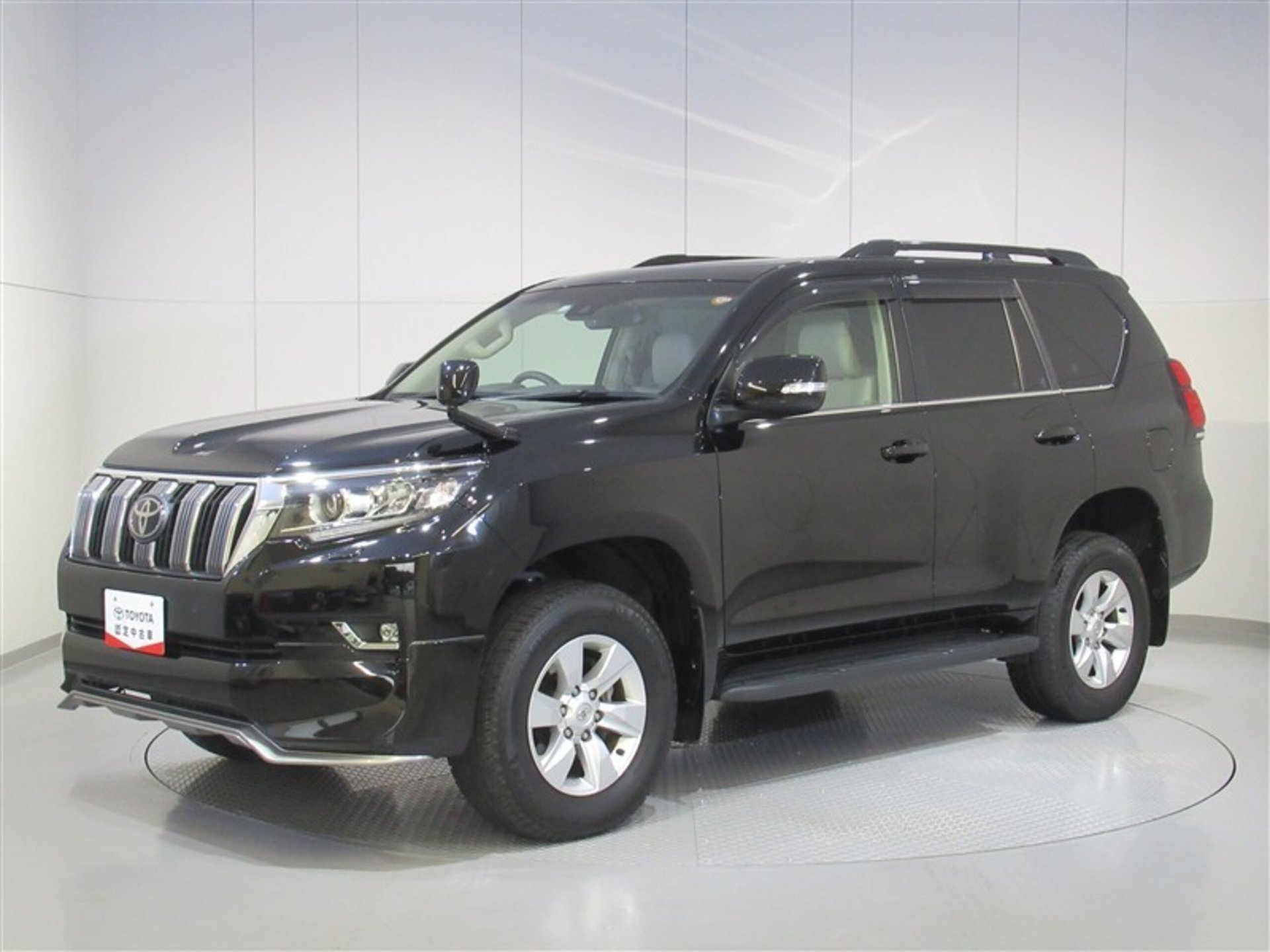 TOYOTA LAND CRUISER PRADO - View 1