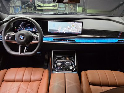 BMW 7 SERIES - 5