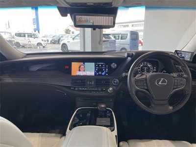 صورة 8 لـ 2017 Lexus LS