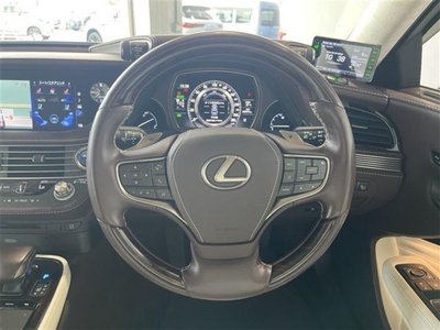 صورة 9 لـ 2017 Lexus LS