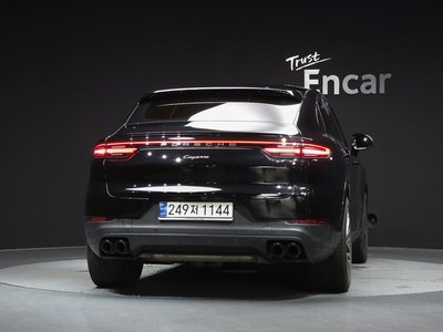 2023 Porsche CAYENNE — фото 4
