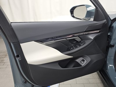 2025 BMW 5 SERIES — миниатюра 14