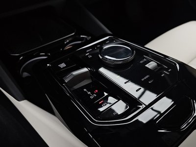 2025 BMW 5 SERIES — миниатюра 12