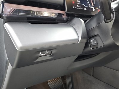2025 BMW 5 SERIES — миниатюра 31