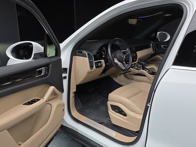 2023 Porsche CAYENNE thumbnail 13