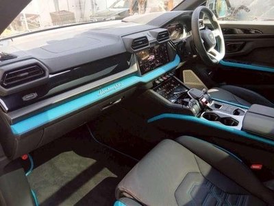 2025 Lamborghini URUS 照片 9