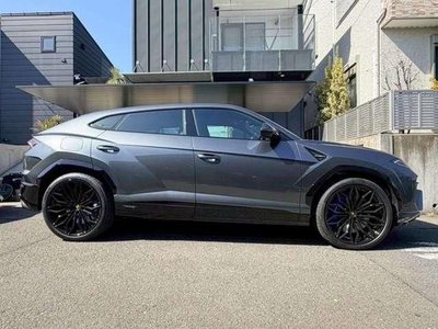 2025 Lamborghini URUS 照片 3