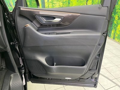 2025 Toyota ALPHARD photo 37