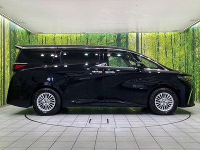 2025 Toyota ALPHARD photo 30