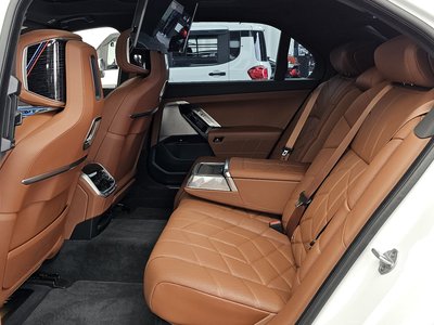 2025 BMW 7 SERIES thumbnail 16