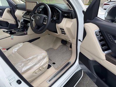 2025 Toyota LAND CRUISER 300 — миниатюра 13
