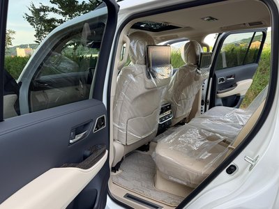 2025 Toyota LAND CRUISER 300 — миниатюра 29