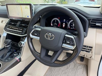 2025 Toyota LAND CRUISER 300 — миниатюра 16