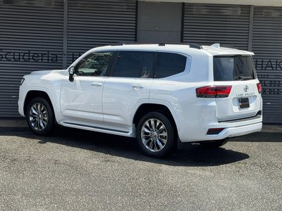 2025 Toyota LAND CRUISER 300 — фото 9
