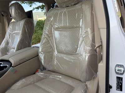 2025 Toyota LAND CRUISER 300 — миниатюра 25