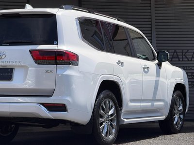 2025 Toyota LAND CRUISER 300 — фото 6
