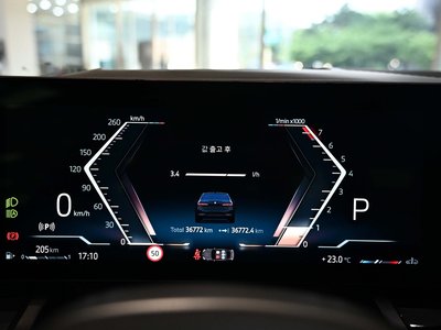 2024 BMW 5 SERIES — фото 9