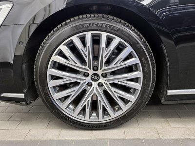AUDI A8 - 6