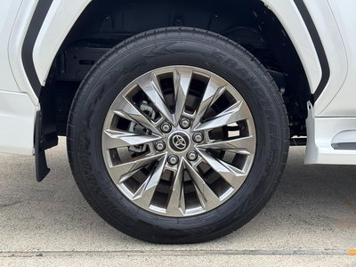 2025 Toyota LAND CRUISER 300 — миниатюра 43