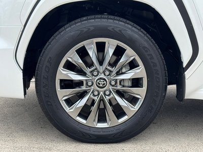 2025 Toyota LAND CRUISER 300 — миниатюра 41