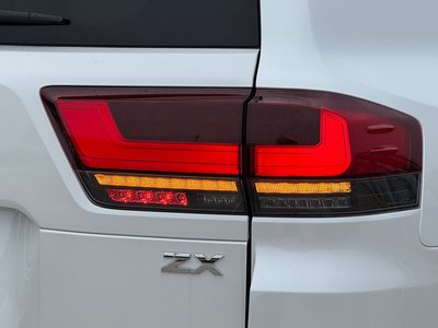 2025 Toyota LAND CRUISER 300 — миниатюра 38
