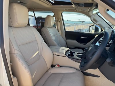 2025 Toyota LAND CRUISER 300 — миниатюра 47