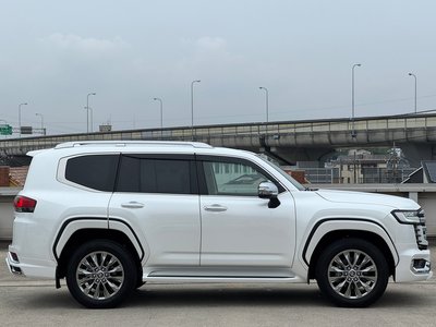 2025 Toyota LAND CRUISER 300 — миниатюра 24