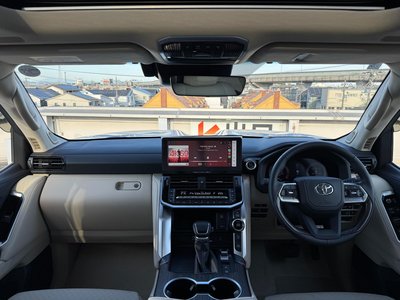 2025 Toyota LAND CRUISER 300 — фото 3