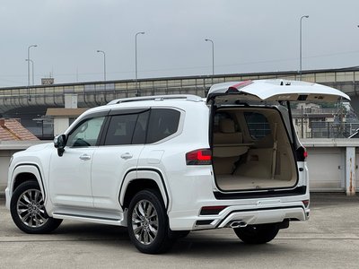 2025 Toyota LAND CRUISER 300 — миниатюра 34
