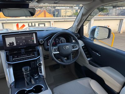 2025 Toyota LAND CRUISER 300 — миниатюра 45
