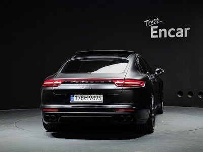 PORSCHE PANAMERA - 4