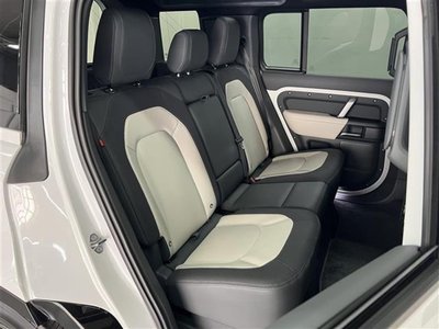 LAND ROVER DEFENDER - 6