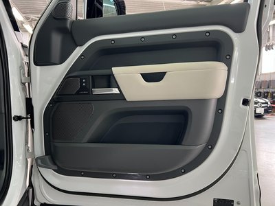 2022 LAND Rover DEFENDER thumbnail 18