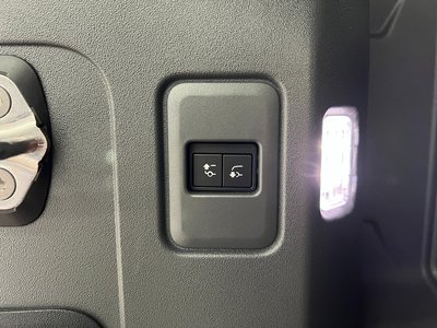 2022 LAND Rover DEFENDER thumbnail 34