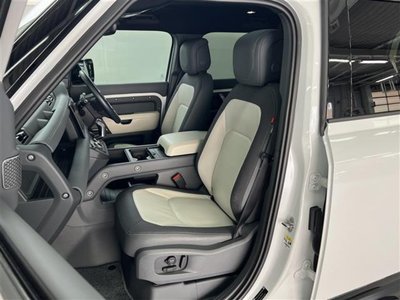 LAND ROVER DEFENDER - 10