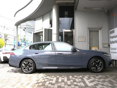 BMW 5 SERIES - 6