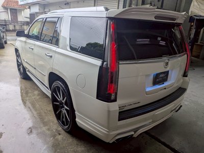 CADILLAC ESCALADE - 4