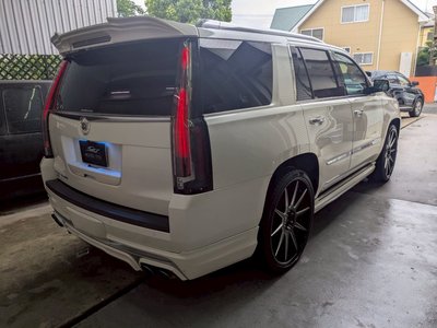 CADILLAC ESCALADE - 7