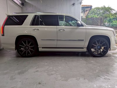 CADILLAC ESCALADE - 9