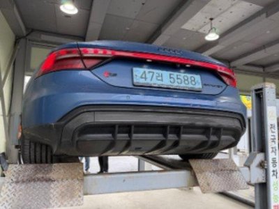 AUDI RS E-TRON GT - 2