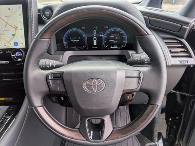 2025 Toyota ALPHARD — фото 4