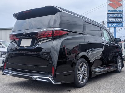 2025 Toyota ALPHARD — фото 3