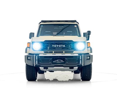 TOYOTA LAND CRUISER 70 - 10