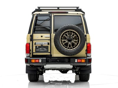 TOYOTA LAND CRUISER 70 - 6