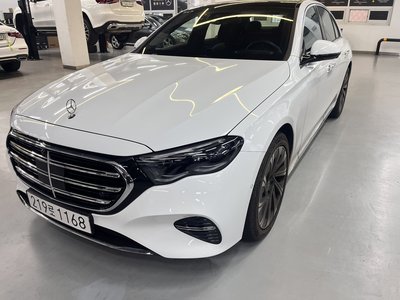 MERCEDES-BENZ E-CLASS - 4