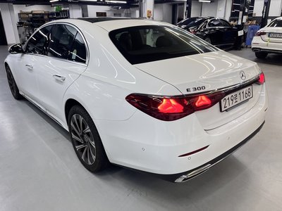 MERCEDES-BENZ E-CLASS - 3