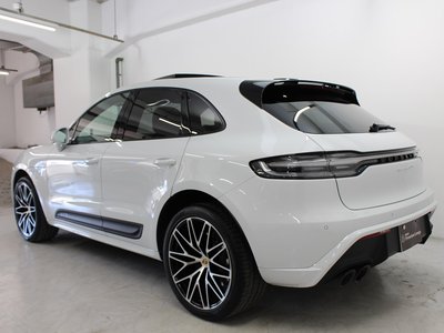 PORSCHE MACAN - 8