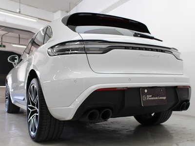 PORSCHE MACAN - 10
