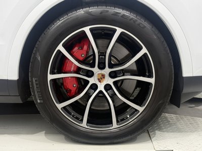 2025 Porsche CAYENNE — миниатюра 20