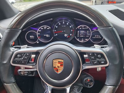 PORSCHE CAYENNE - 8